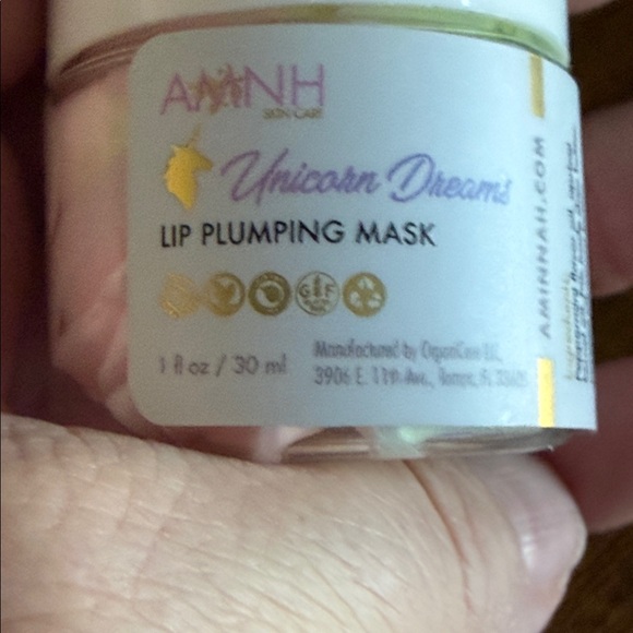 AMINNAH Unicorn Dreams Sugar Scrub, Body Butter, Lip Scrub & Lip Plumping Mask - Picture 8 of 10